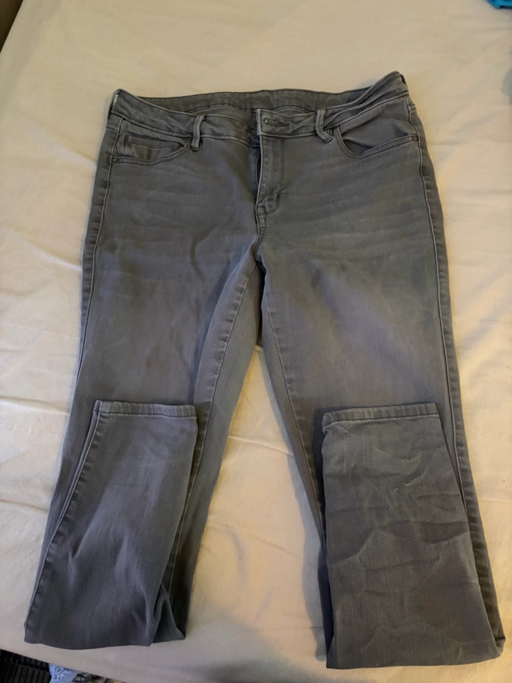 a.n.a Women's Gray Skinny Jeans